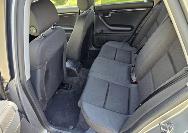 Audi A4 cena 12900 przebieg: 255000, rok produkcji 2003 z Puławy małe 352